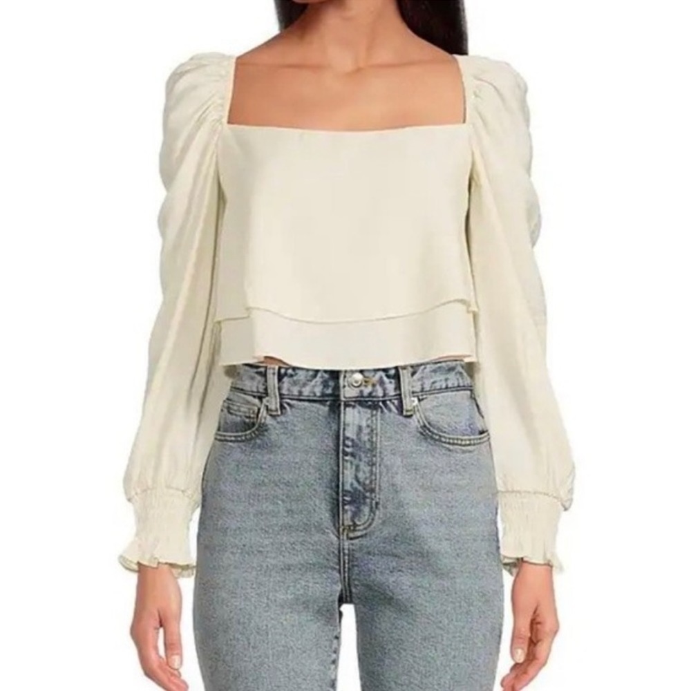 NWT,Gianni Bini, Mila Drapey Cream Long Sleeves with Ruched Wrists, Size Large